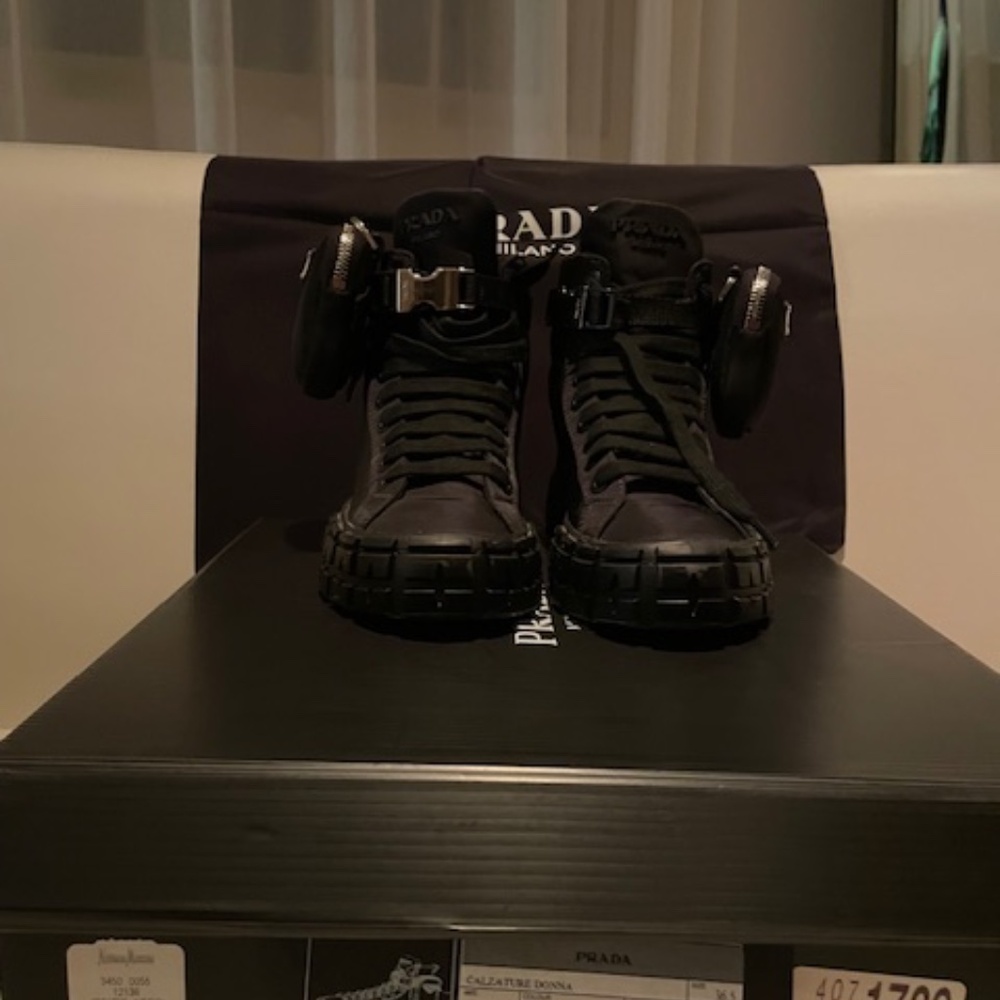 Black Re Nylon Logo Pouch Sneakers SIze 6